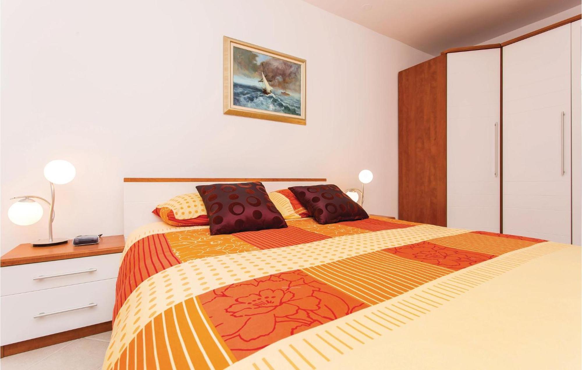 Amazing Apartment In Njivice With Wifi Экстерьер фото