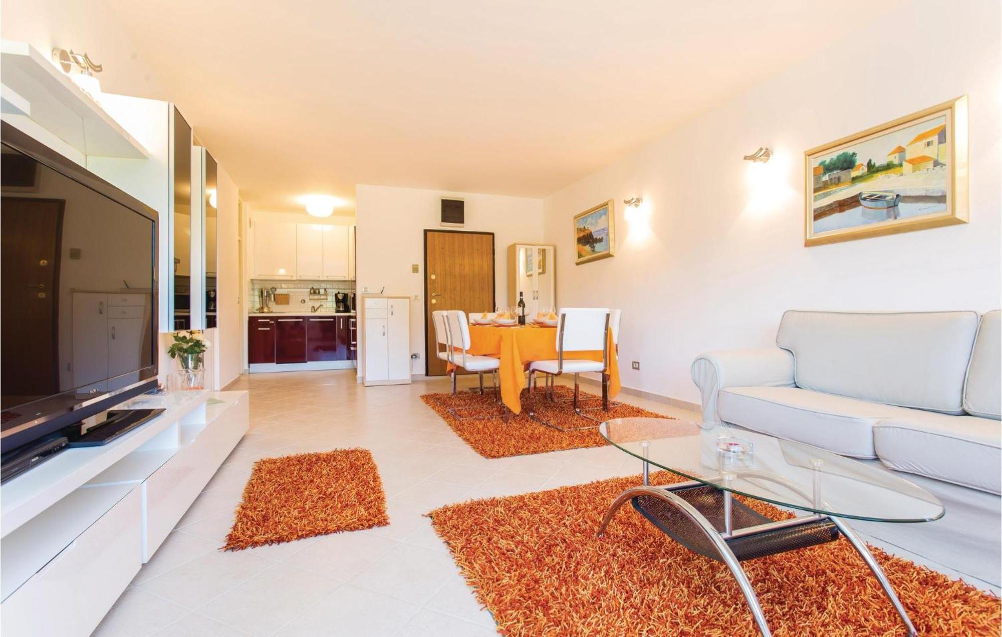 Amazing Apartment In Njivice With Wifi Экстерьер фото